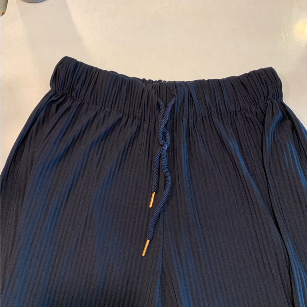 Super flowy navy blue lounge pants
